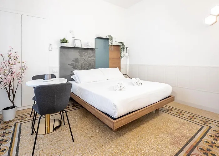Vatican Luxury Little - Via Ottaviano 9 *
