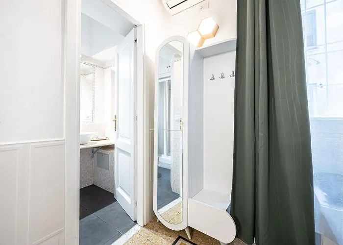 Vatican Luxury Little - Via Ottaviano 9 *